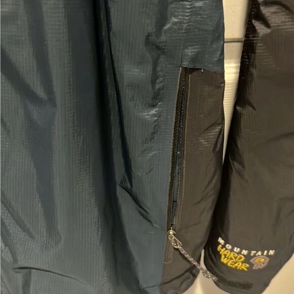 Mountain Hardwear  blue & black conduit silk jacket size Medium - Picture 3 of 9